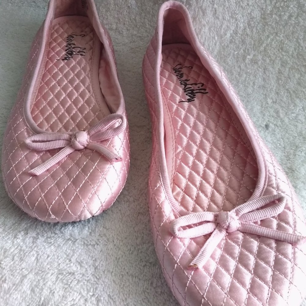 Sam & Libby Light Colored Creme Pinkish Bow Flat Ballerinas